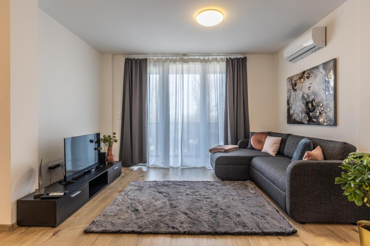 All You Need In Bp - Garage, Terraces, Aircon Budapest Ngoại thất bức ảnh